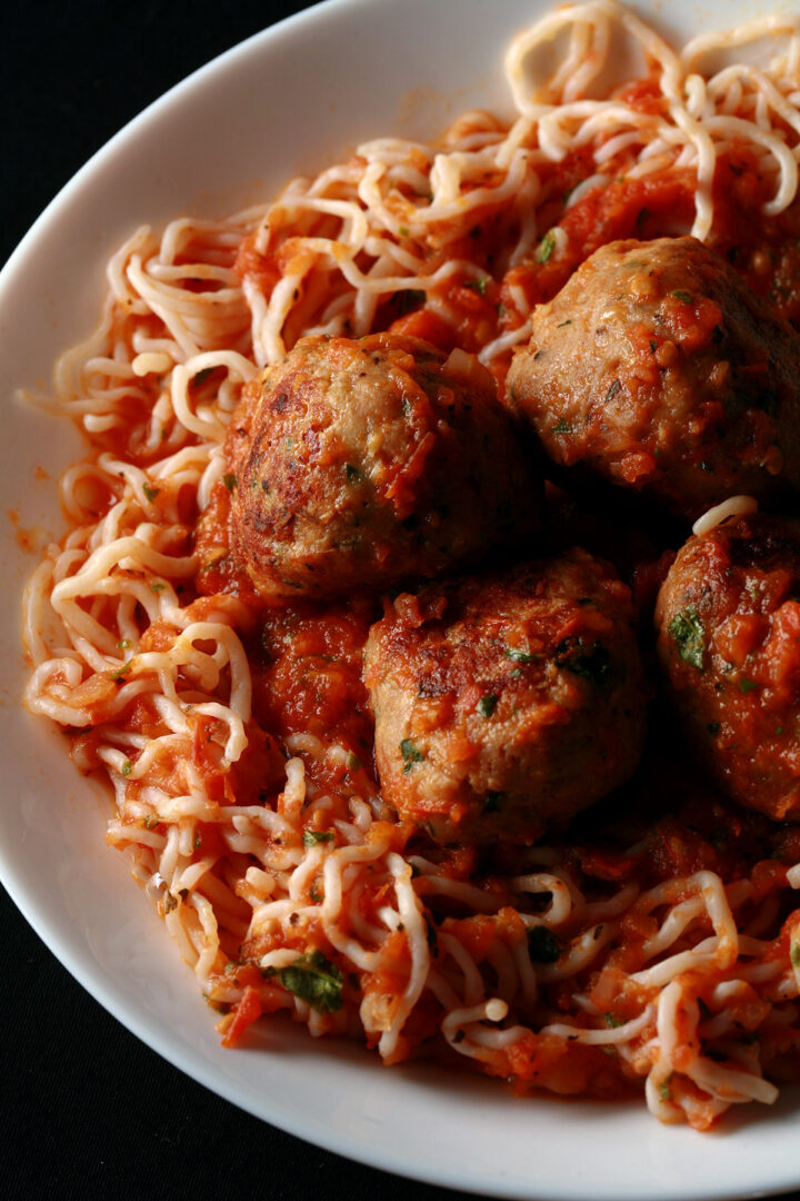 Keto Spaghetti and Meatballs Low Carb Hoser