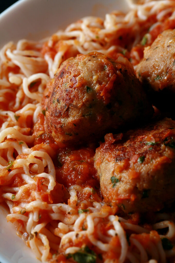 Keto Spaghetti and Meatballs Low Carb Hoser